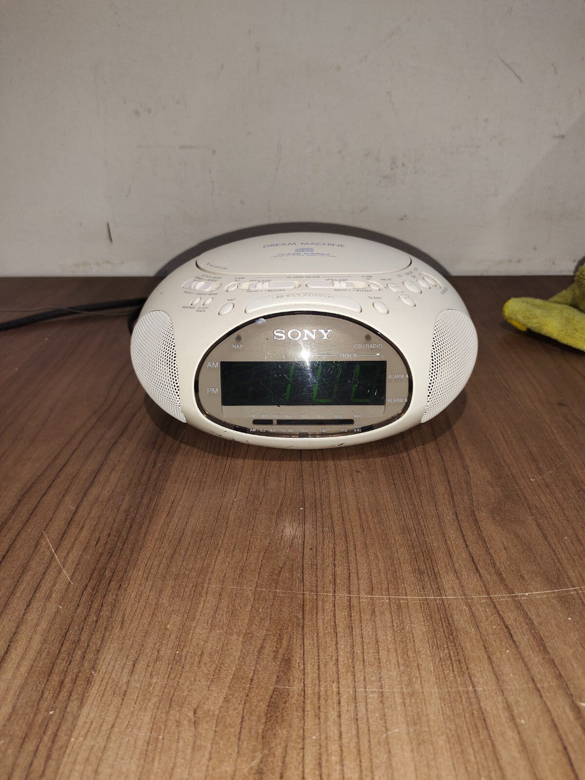 Sony Dream Machine ICF-CD831 CD Clock Radio