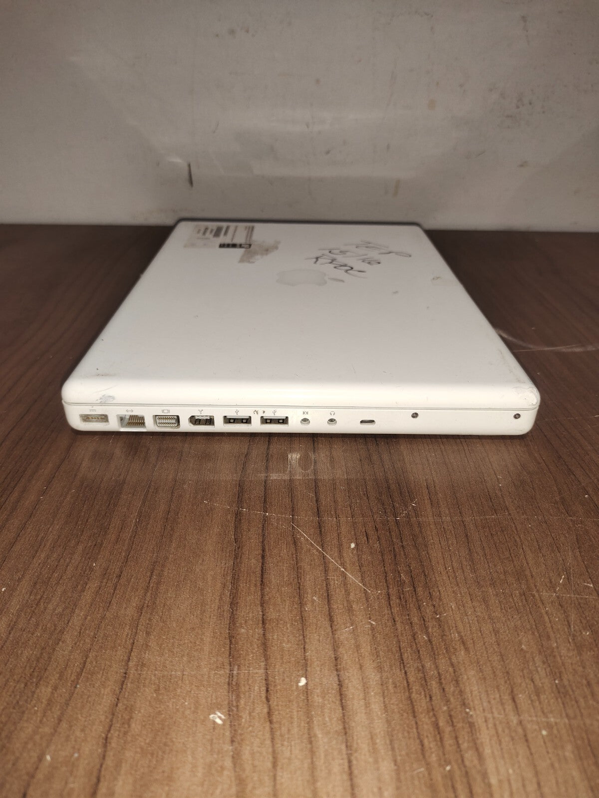 Apple MacBook A1181 13.5" Laptop 2007 White - For Parts