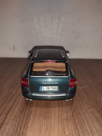 Maisto 1:18 Scale Porsche Cayenne Turbo Dark Green - Special Edition