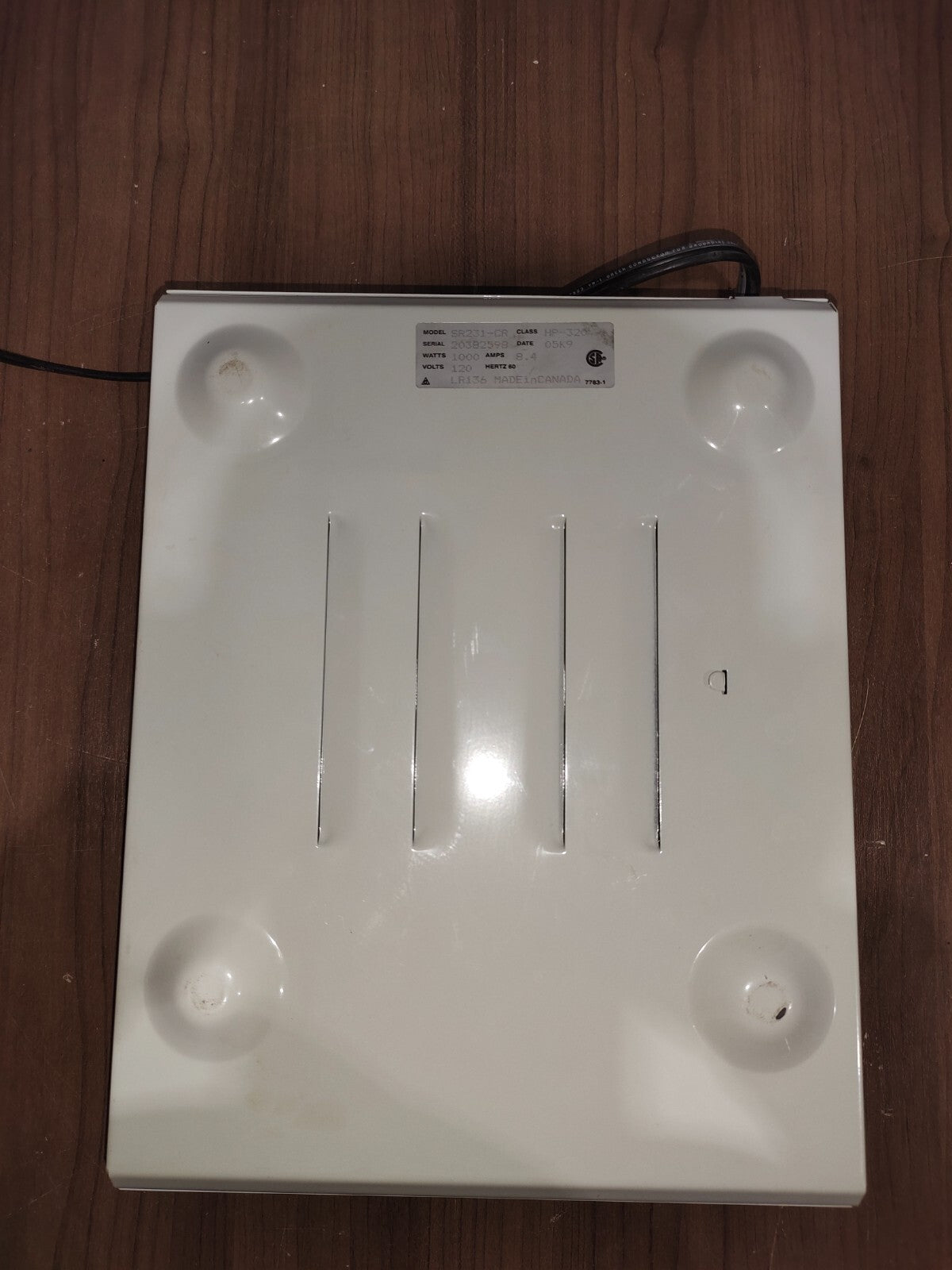 Easy-Clean Single Burner with 1000 Watt Power & Adjustable Temperature Settings