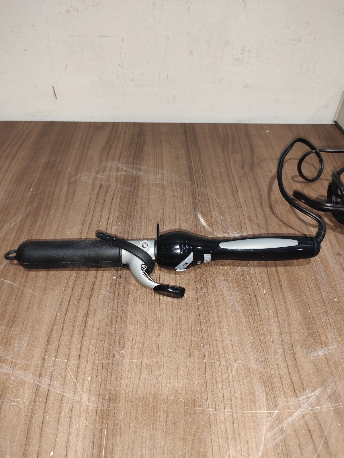 Revlon Perfect Heat Long Lasting Medium Curls Ceramic Curling Iron - RV051F