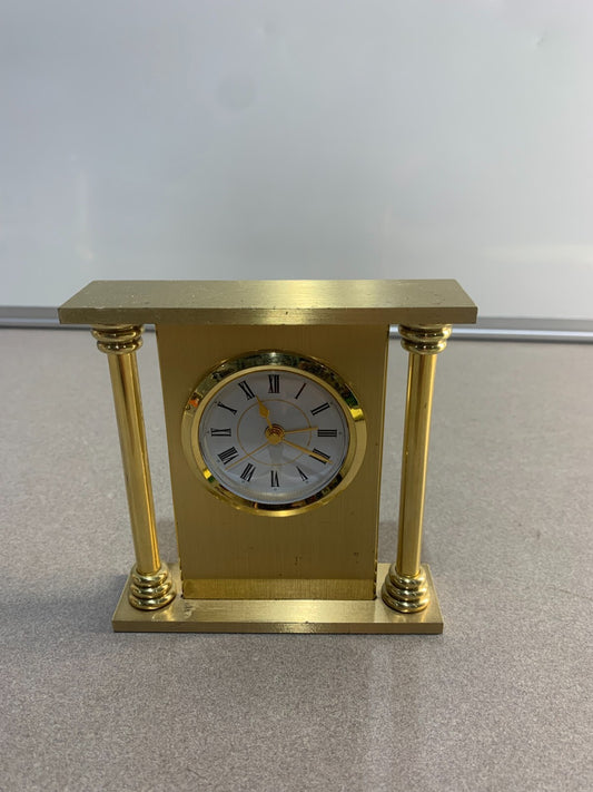 Elegant Linden Quartz Brass Clock With Roman numbers