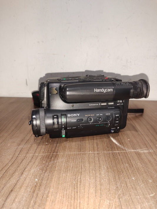 Sony CCD-TR55E Video Camera Recorder - Camcorder