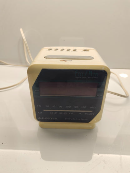 Vintage Lloyd's FM/AM Radio Alarm Clock Yellow Plastic Cube CR Works Great J303