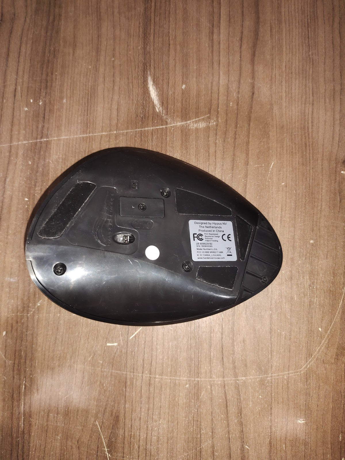 Handshoe Wireless Left-Handed BlueTrack Mouse Hippus NV - LL2UL - Black