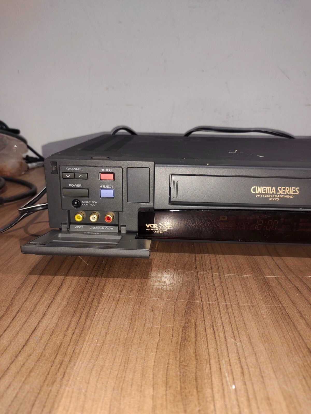 Toshiba M770 Cinema Series 4 Head VHS Player/ Recorder