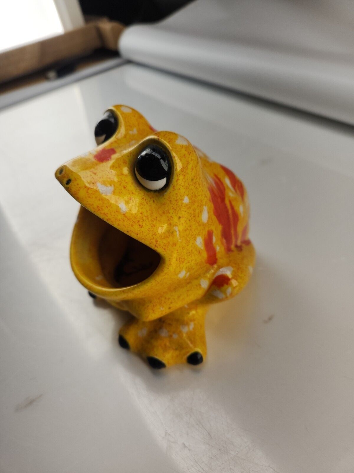 Yellow Frog Porcelain Sponge Holder - Whimsical and Charming Collectible Decor