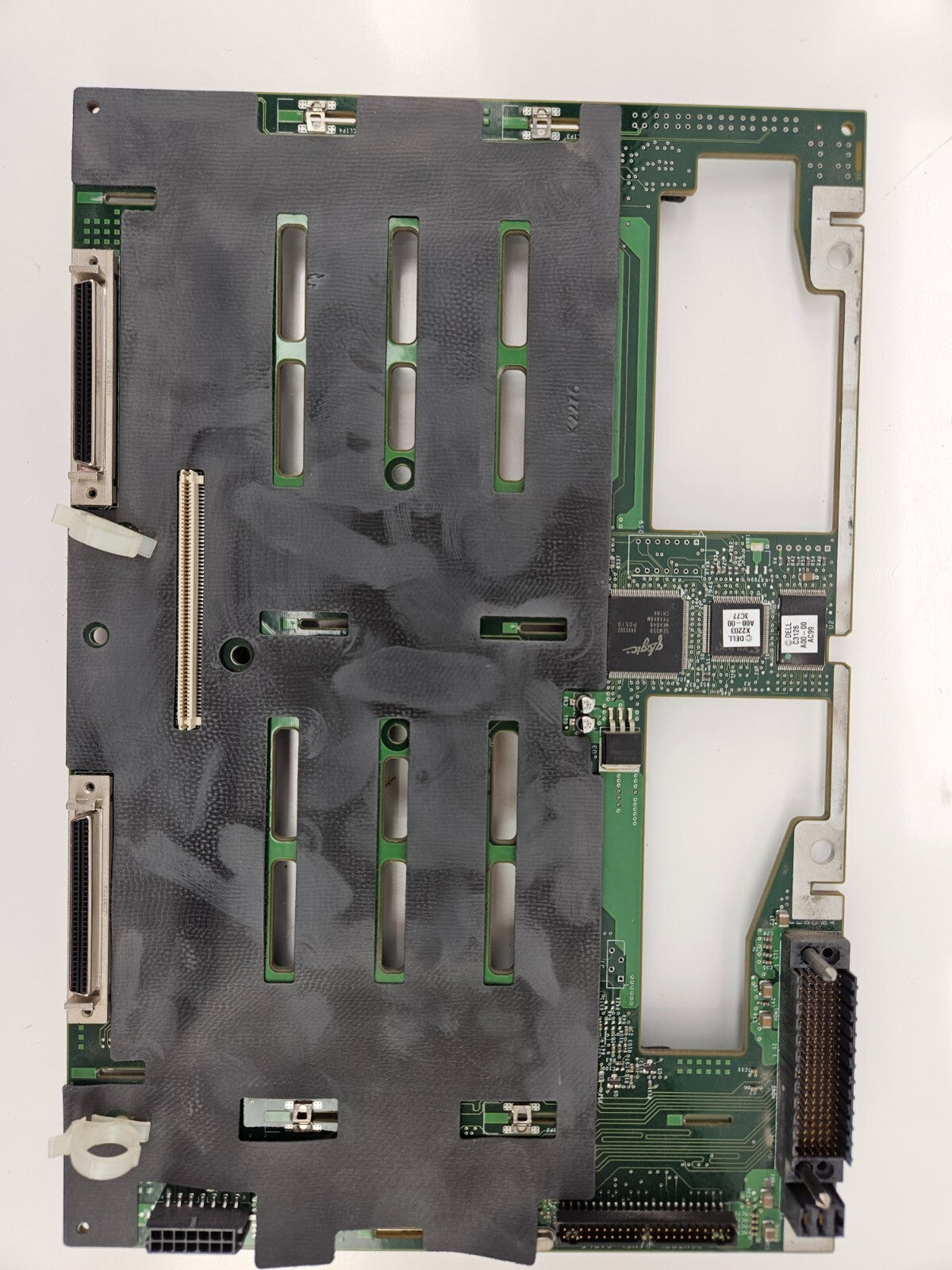 Dell Poweredge 2800 SCSI Backplane Assembly H1051