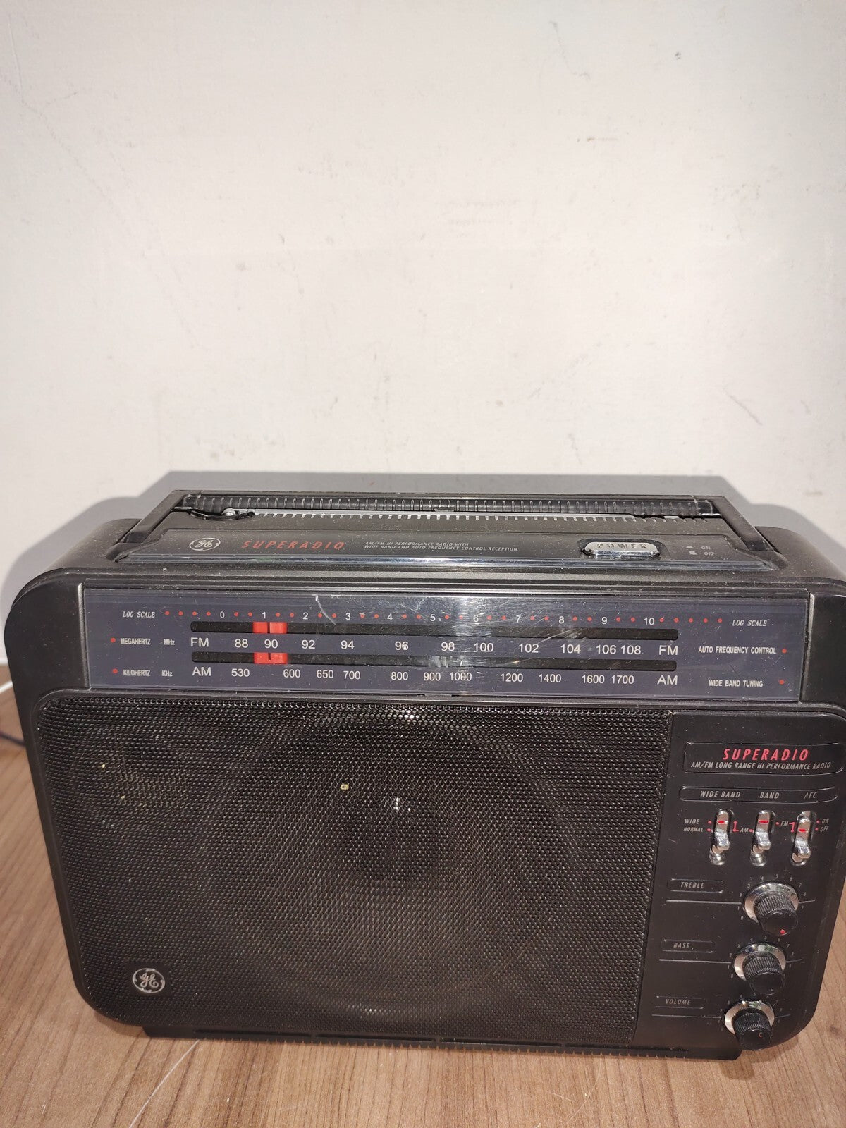 Vintage GE Superadio Model # 7-2887B