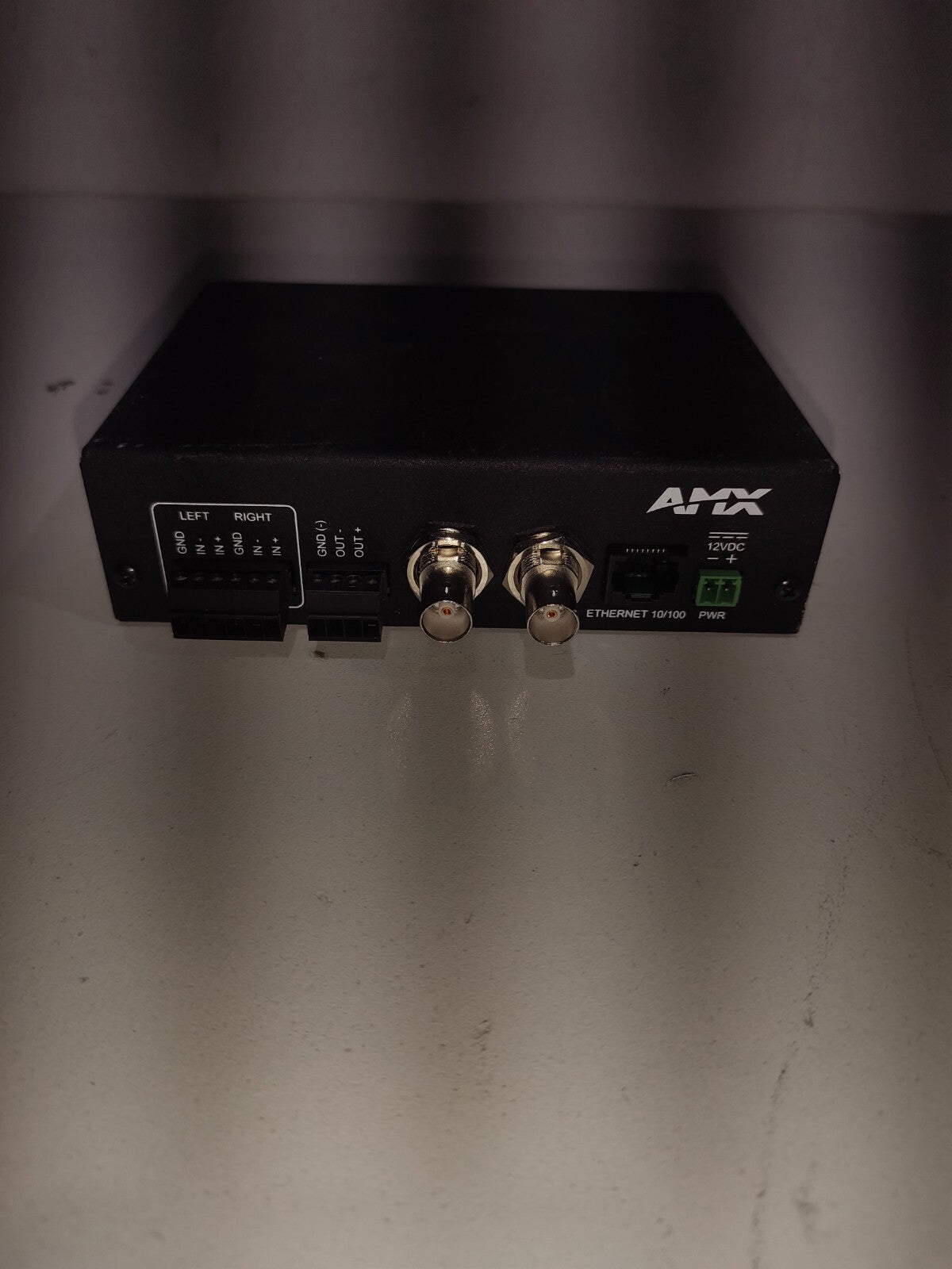 AMX NXA-AVB/Ethernet Modero Audio/Video Breakout Box No Ac Adapter