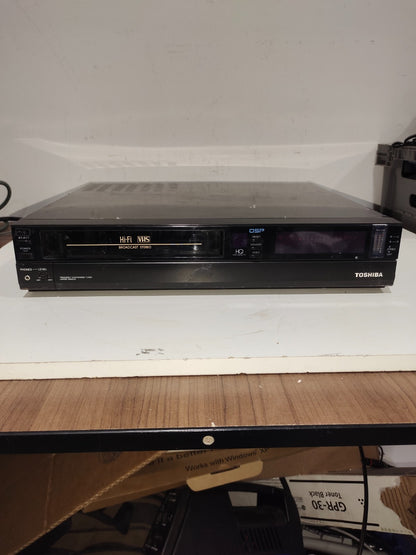 TOSHIBA M-7900 VCR VHS Player Recorder - For parts