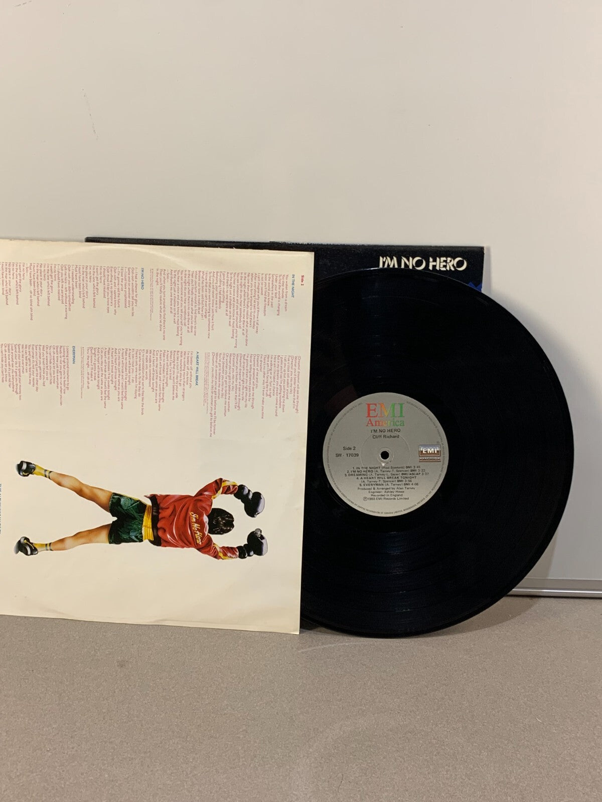 Cliff Richard - I'm No Hero - 1980-EMI America SW-17039 Vinyl LP VG+/VG+