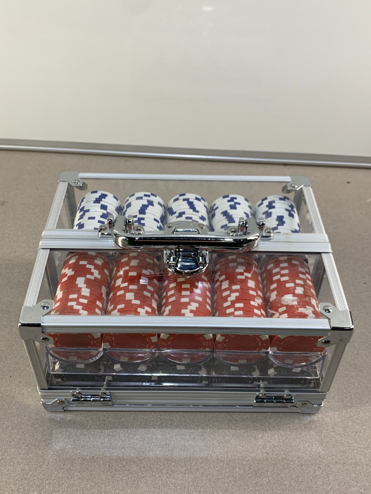 Casino Style Poker Set 600 Chips