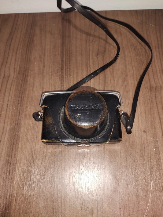 Yashica Minister-D, 35m Camera W/ Yashica Yashinon 4.5cm f/2.8 Lens and Case