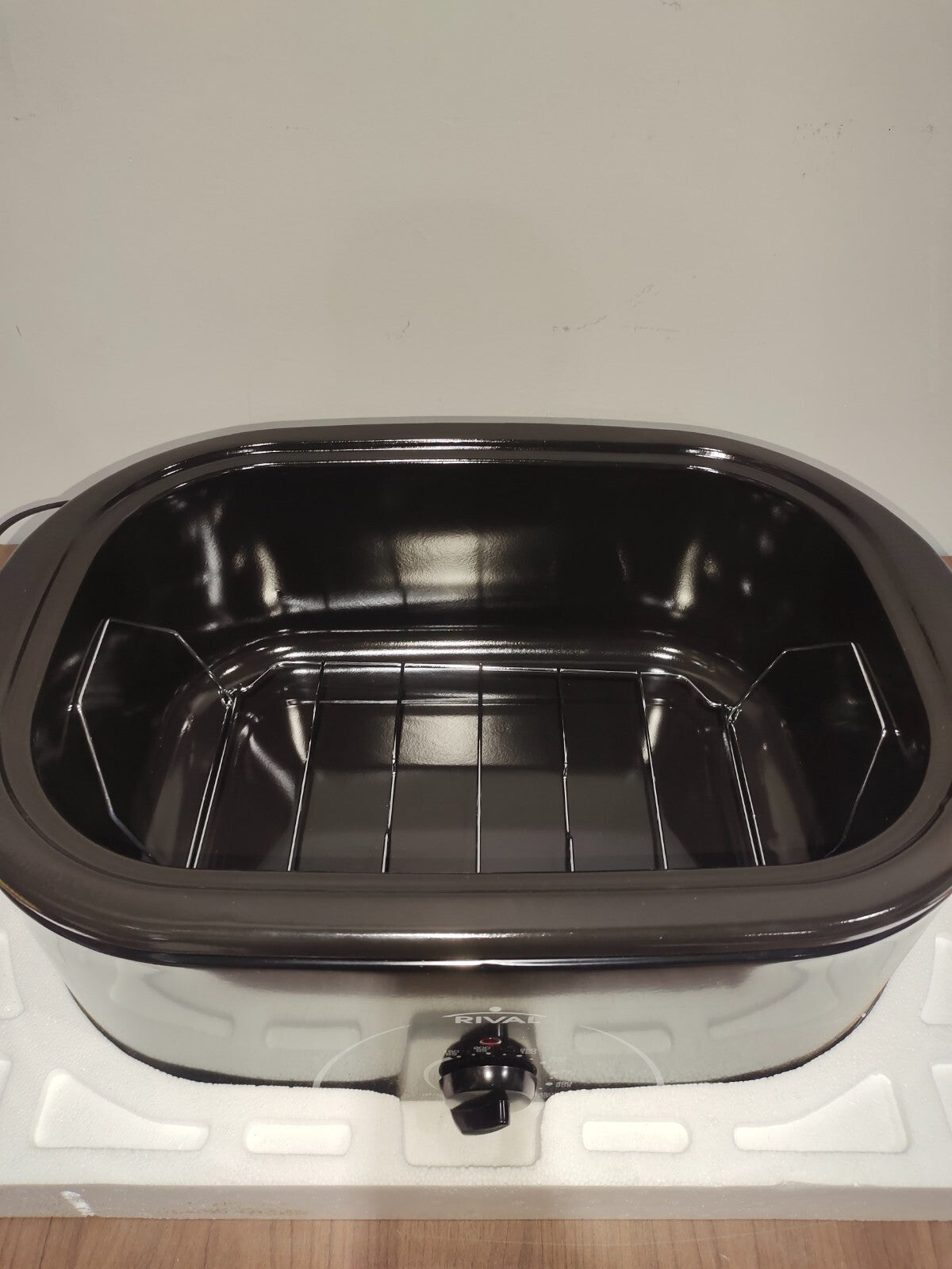 New In Box - Rival 16 Quart Roaster Oven With Roasting Rack, Black