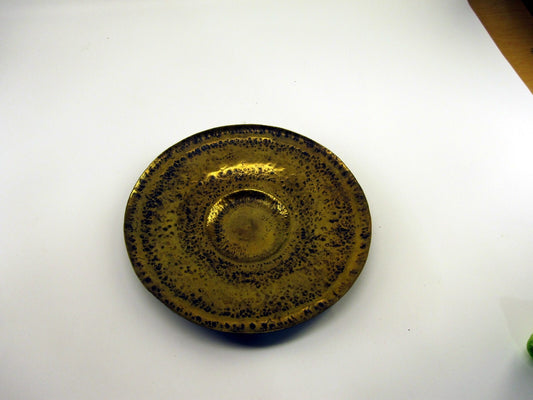 Vintage Handarbeit Hammered Brass Plate