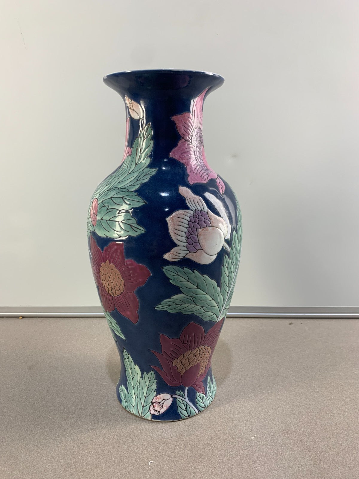 Beautiful Chinoiserie Vase