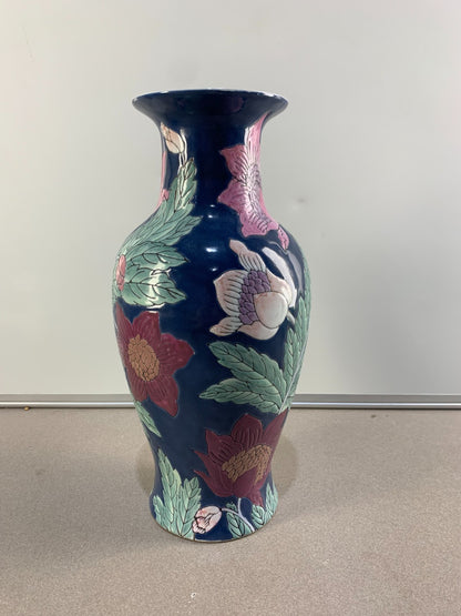 Beautiful Chinoiserie Vase