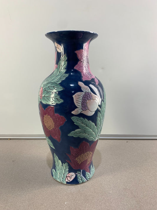 Beautiful Chinoiserie Vase