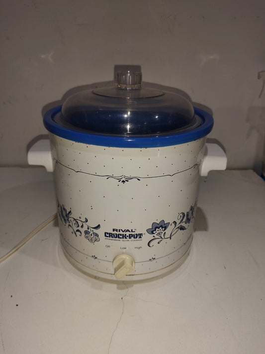 Vintage Rival Crock-Pot Slow Cooker 3 1/2 Quart Stoneware Delft Blue Model 3100