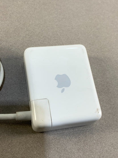 Apple Airport Express Base Station Model A1264 with power cord