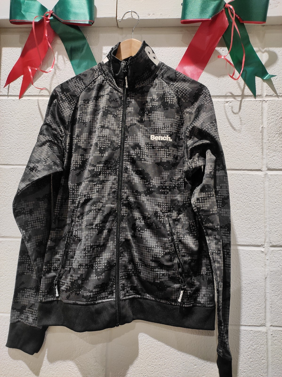 Bench Sweater Women's L Gray Full Zip Outdoors Running Casual Sweatshirt