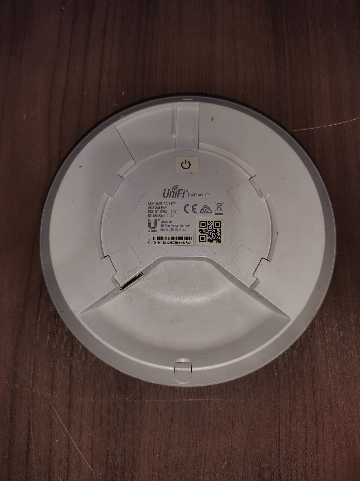 Ubiquiti Networks UniFi AC Lite AP Wireless Access Point (UAP-AC-LITE) - 1