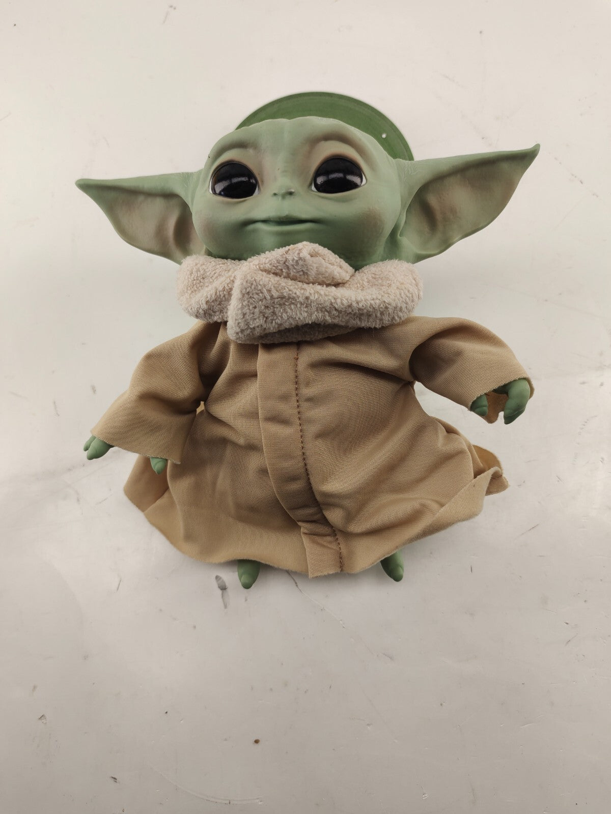 Hasbro Star Wars Crying Mandalorian Baby Yoda Grogu