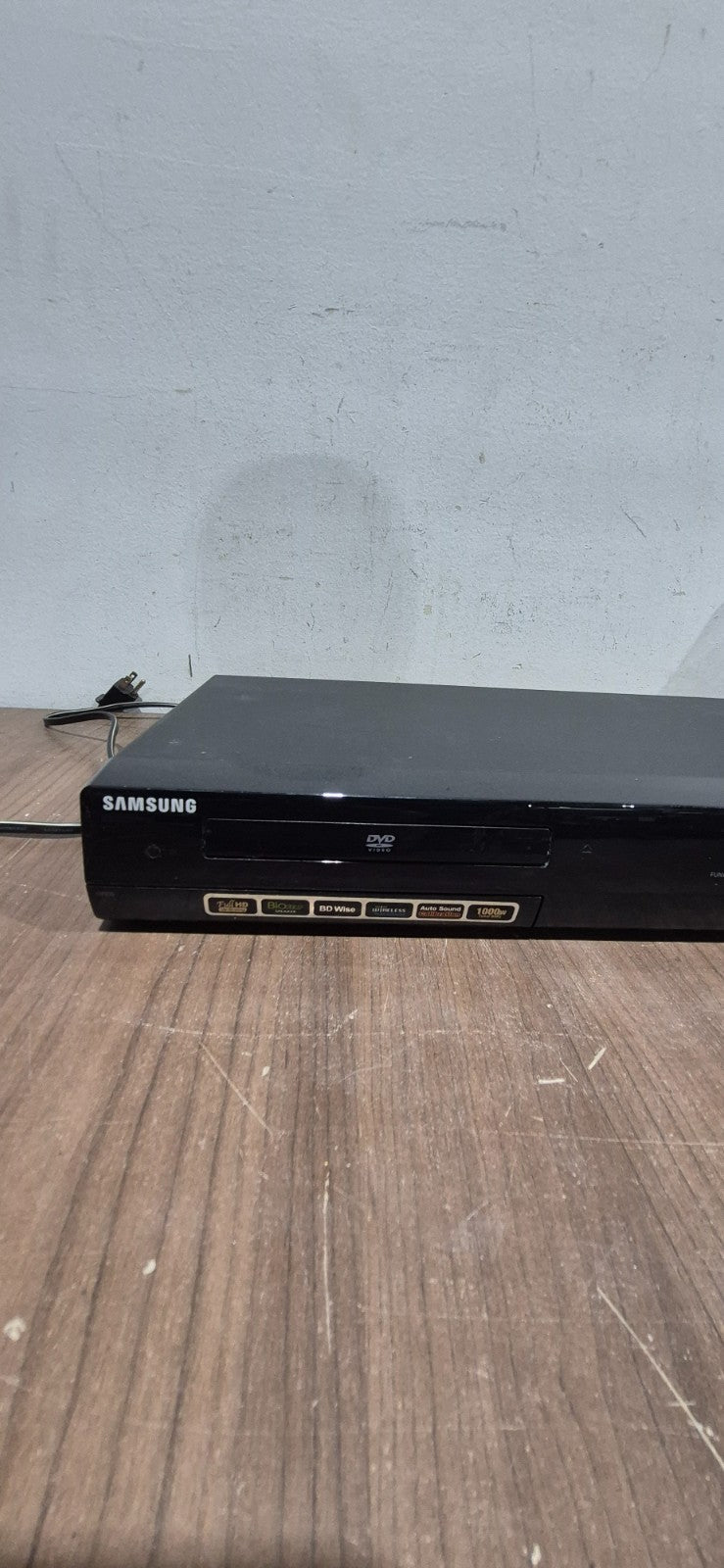 Samsung DVD Home Theater Receiver Player - Model - HT-TZ422