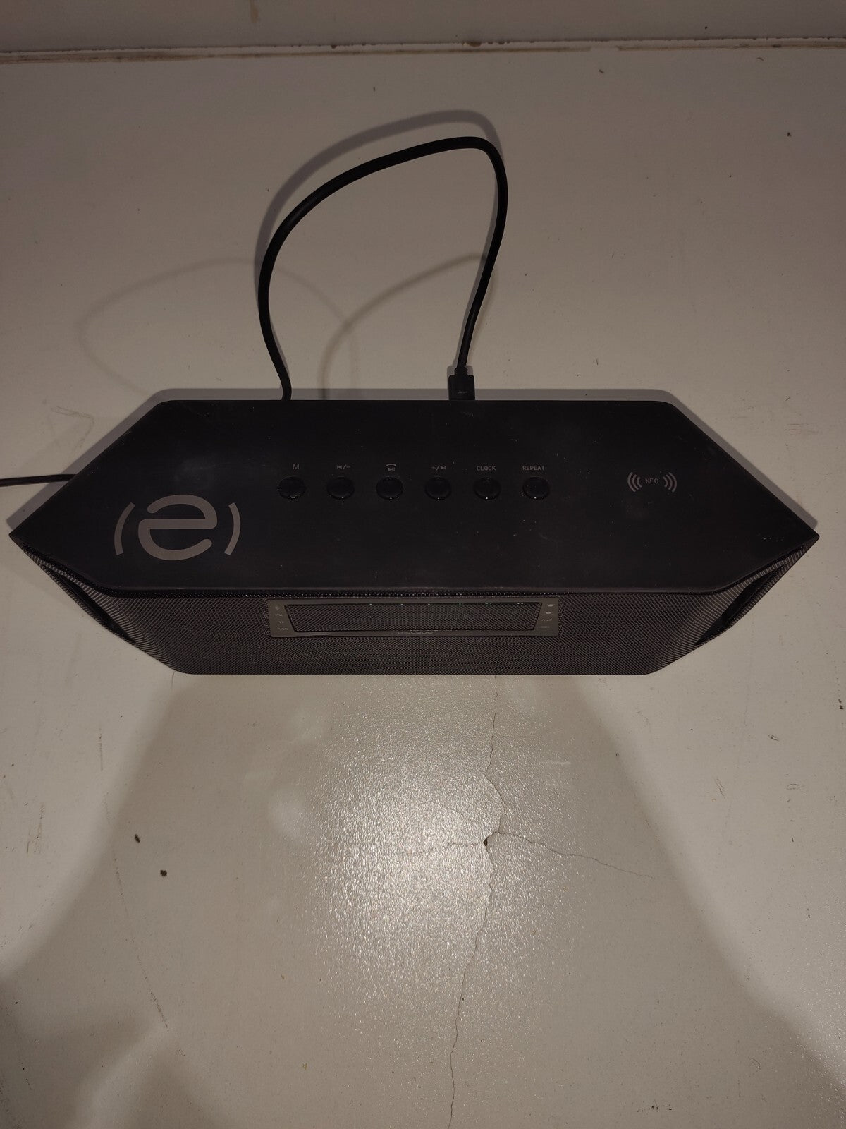 Escape Platinum SPBT029 Wireless Bluetooth Speaker with FM Clock and Radio