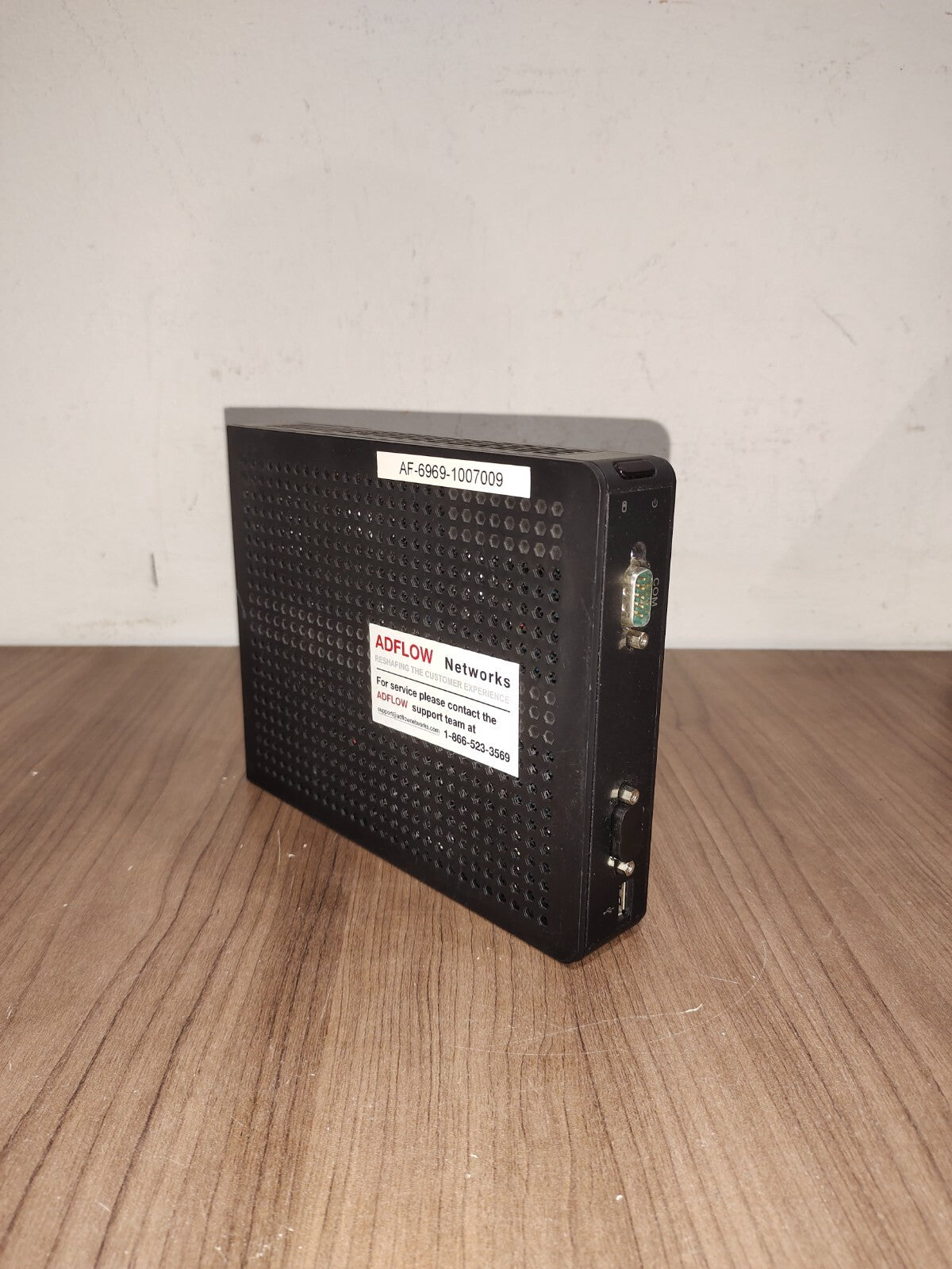 Shuttle XS36V4 mini-PC for Digital Signage, Kiosk, POS Unit - 1