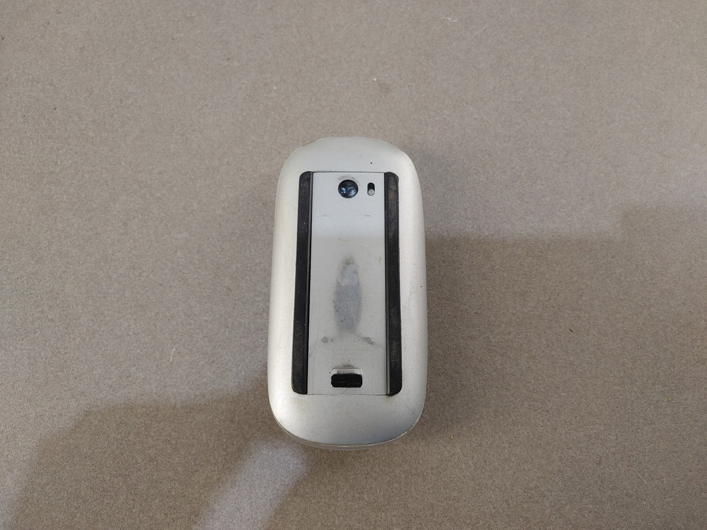 Apple Magic Mouse A1296 Bluetooth Wireless Mouse INCLUDES BATTERIES Fair