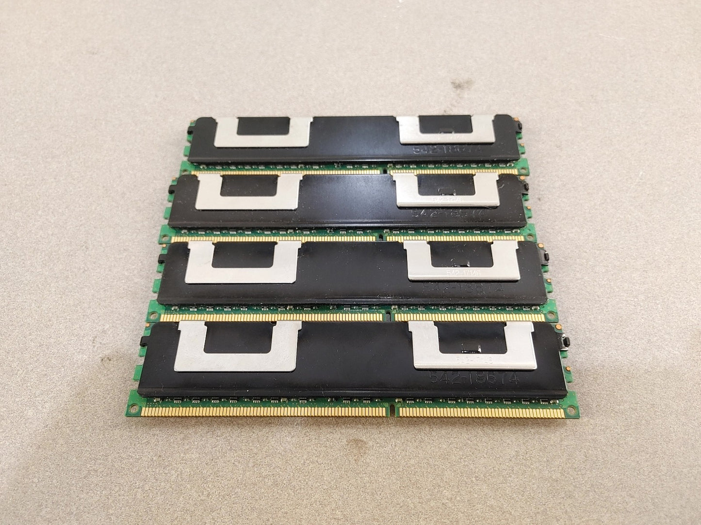 GREAT CONDITION 16GB DDR3 8500R 4 DIMMs with heatsink PACK