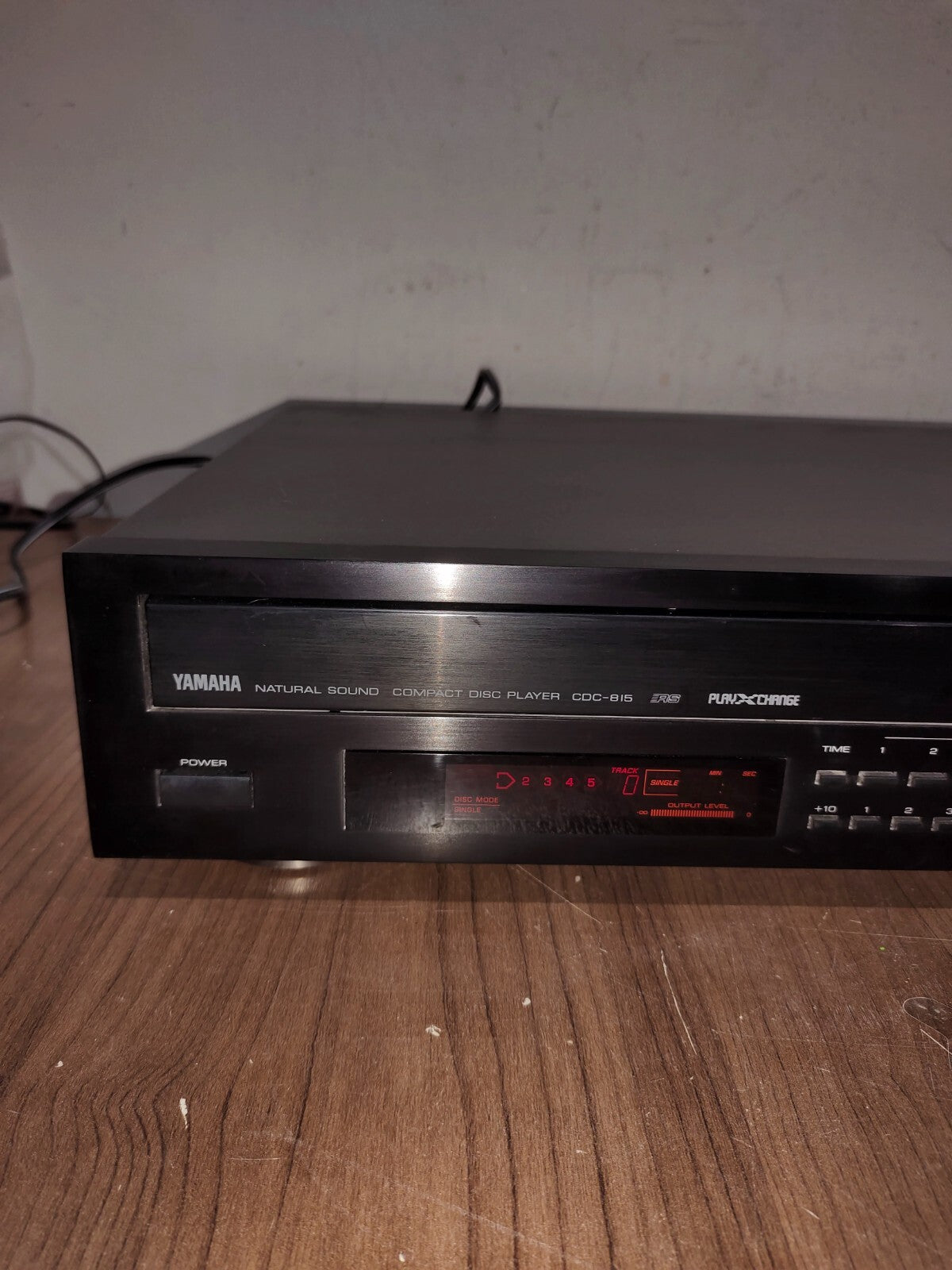 YAMAHA CDC-815 - 5 Disc CD Changer W/ Switchable Digital Out Needs Belt