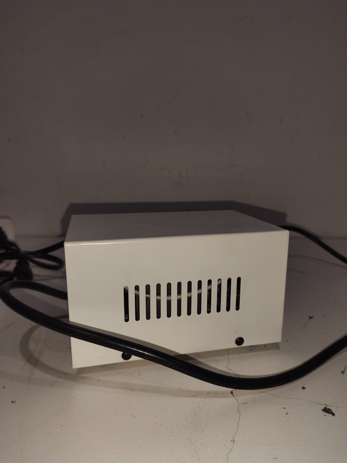 Philmore ST200 200 watt 110/220V Step Up Step Down Transformer
