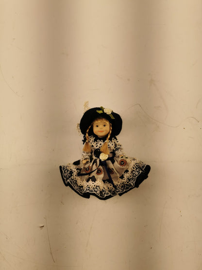 Porcelain dolls, Blue