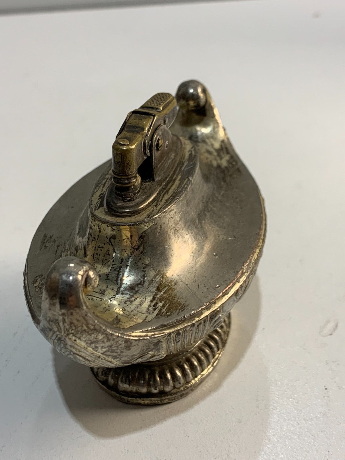 Vintage Aladdin Genie Lamp Style Tabletop Cigarette Lighter