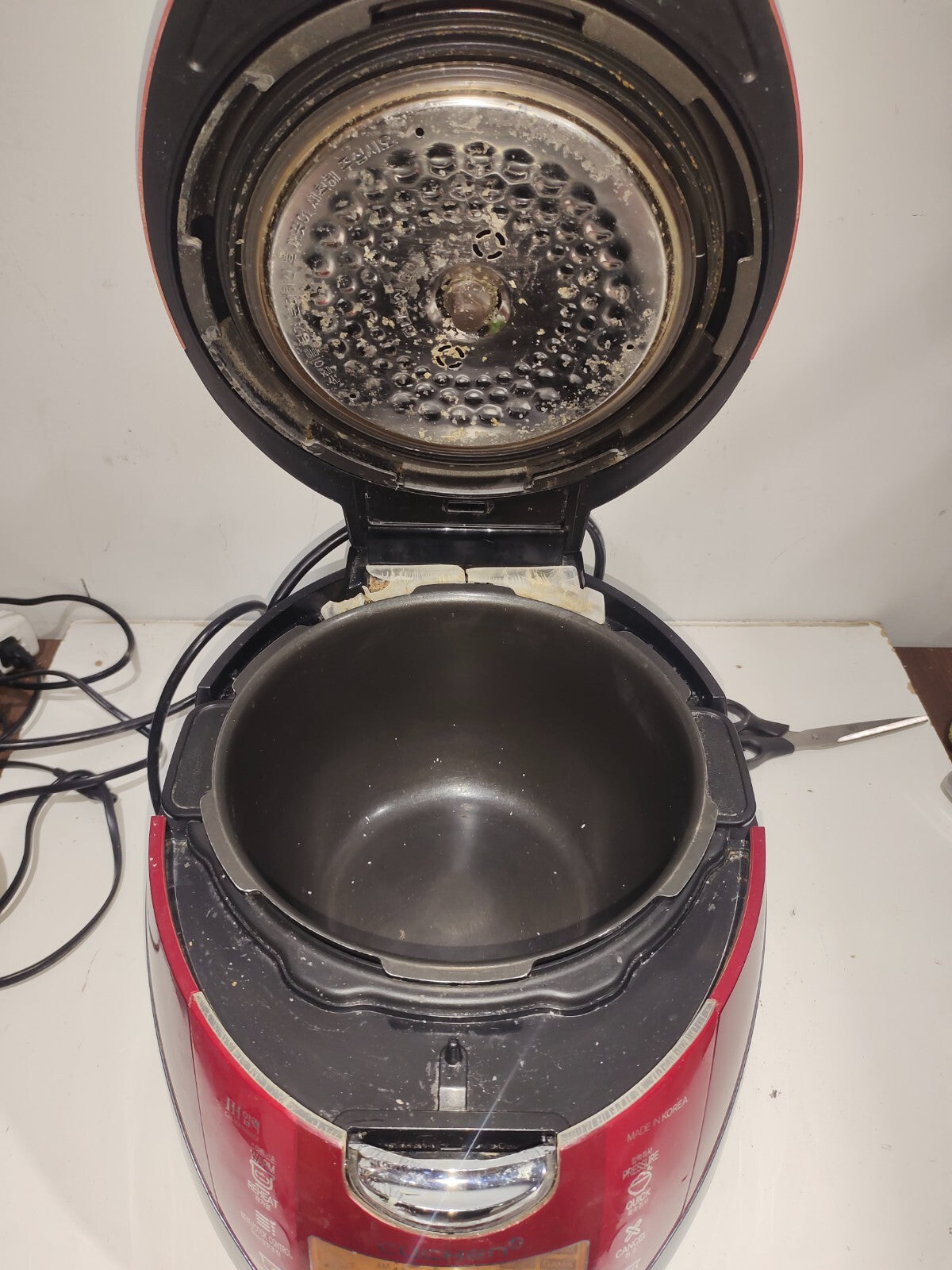 CUISEUR À RIZ À INDUCTION ET À PRESSION CUCHEN 6 TASSES - Capteur intelligent