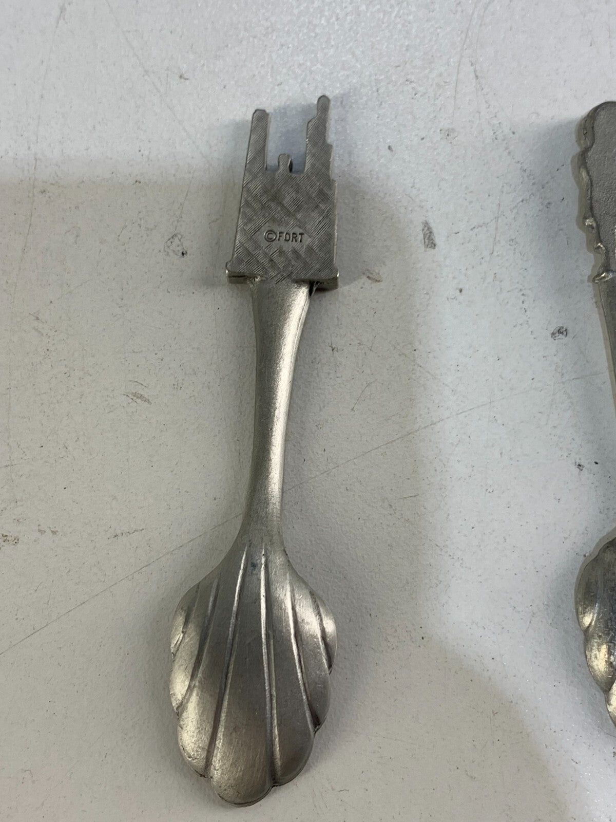 Collector spoons ALASKA,Eskimo.Dog sled.bear,iglo & Chicago The Windy City