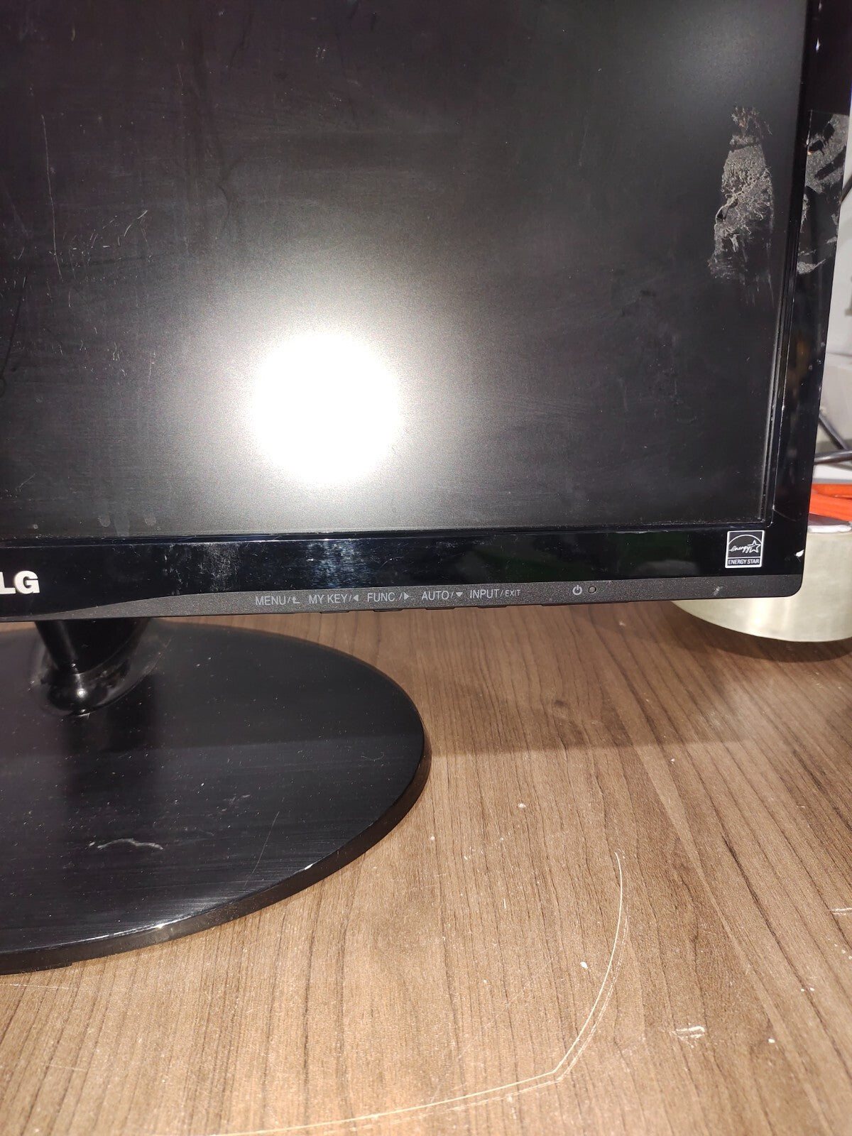 LG Flatron 22 inch Class Slim IPS LED Widescreen Monitor - 22EA53T-P