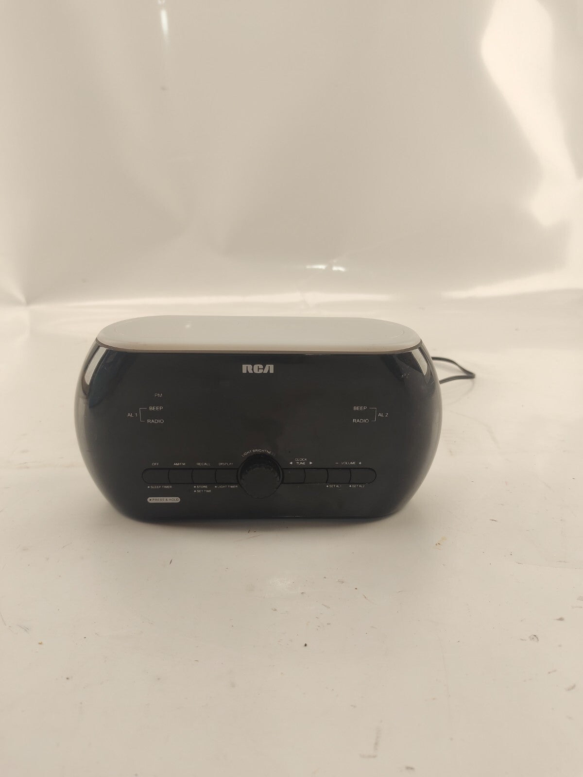 RCA Dual Wake Alarm Clock Radio AM/FM