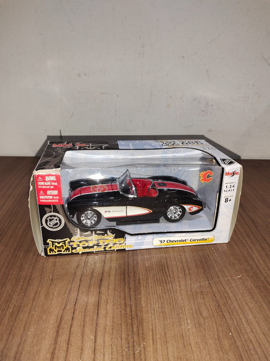 Maisto 1:24 Toronto Maple Leafs NHL 57 Chevrolet Corvette Diecast Car Hockey