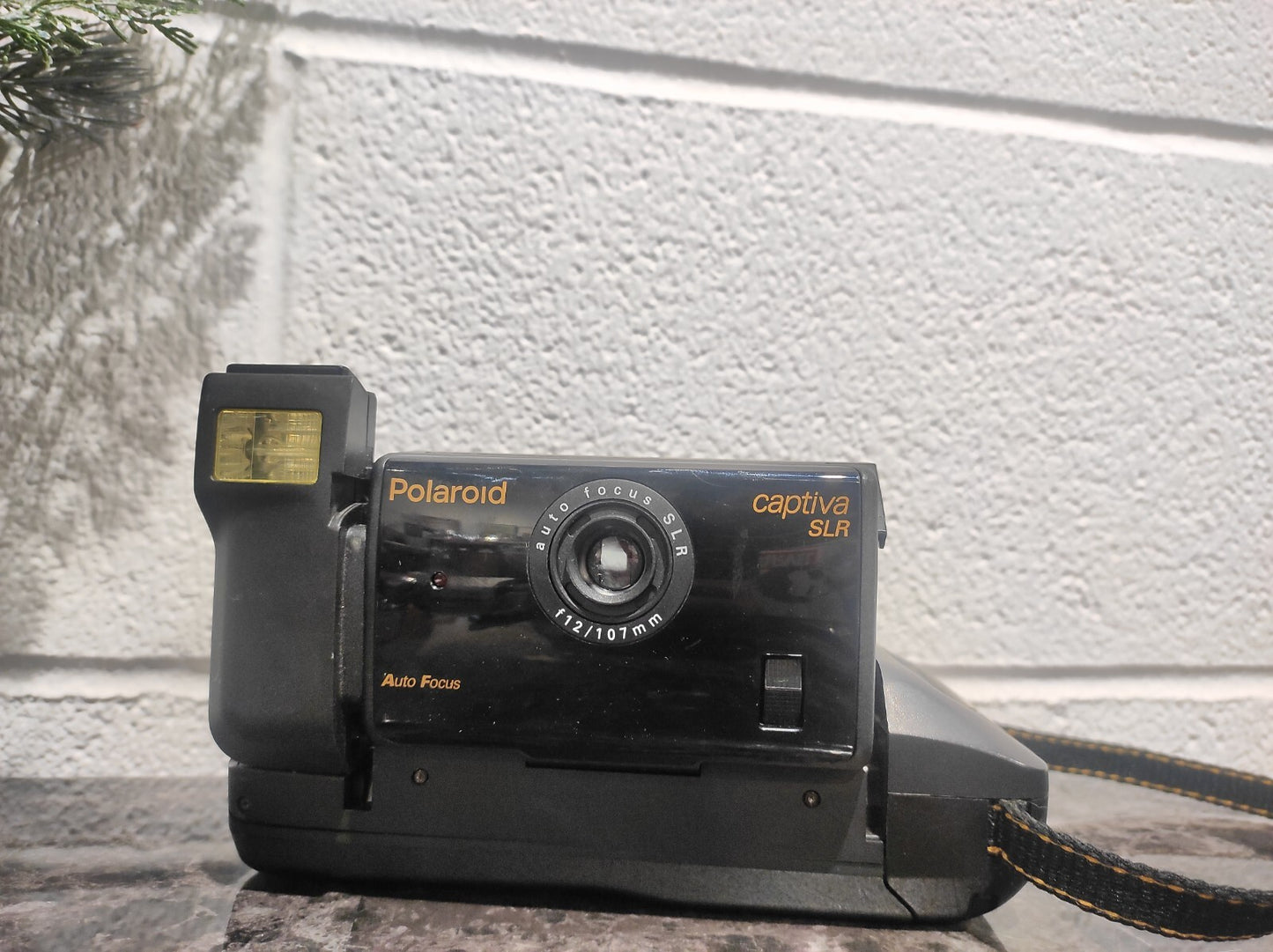 Vintage POLAROID Captiva SLR /QPS Auto Focus Camera F12-107 MM