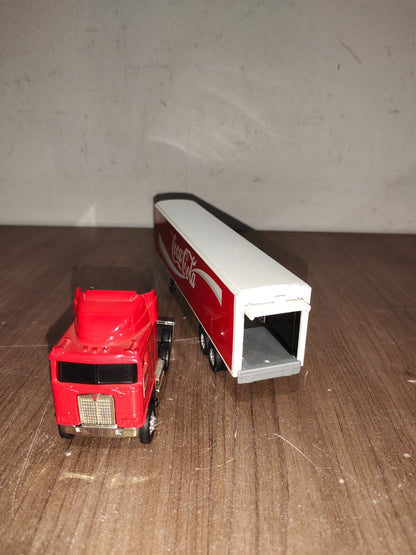 Coca Cola Holiday Semi Truck and Trailer 2006 Die Cast