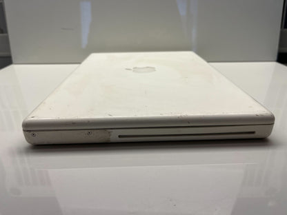 Apple Macbook A1811 White 2006 FOR PARTS