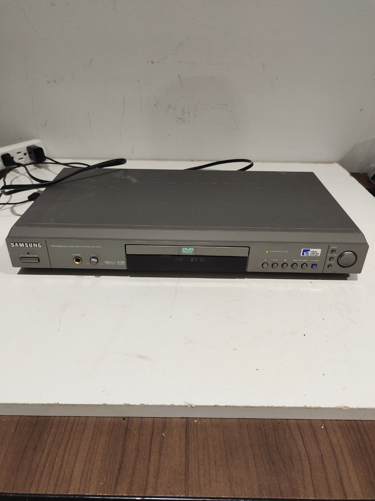 Samsung Progressive Scan DVD Player Model DVD-P231
