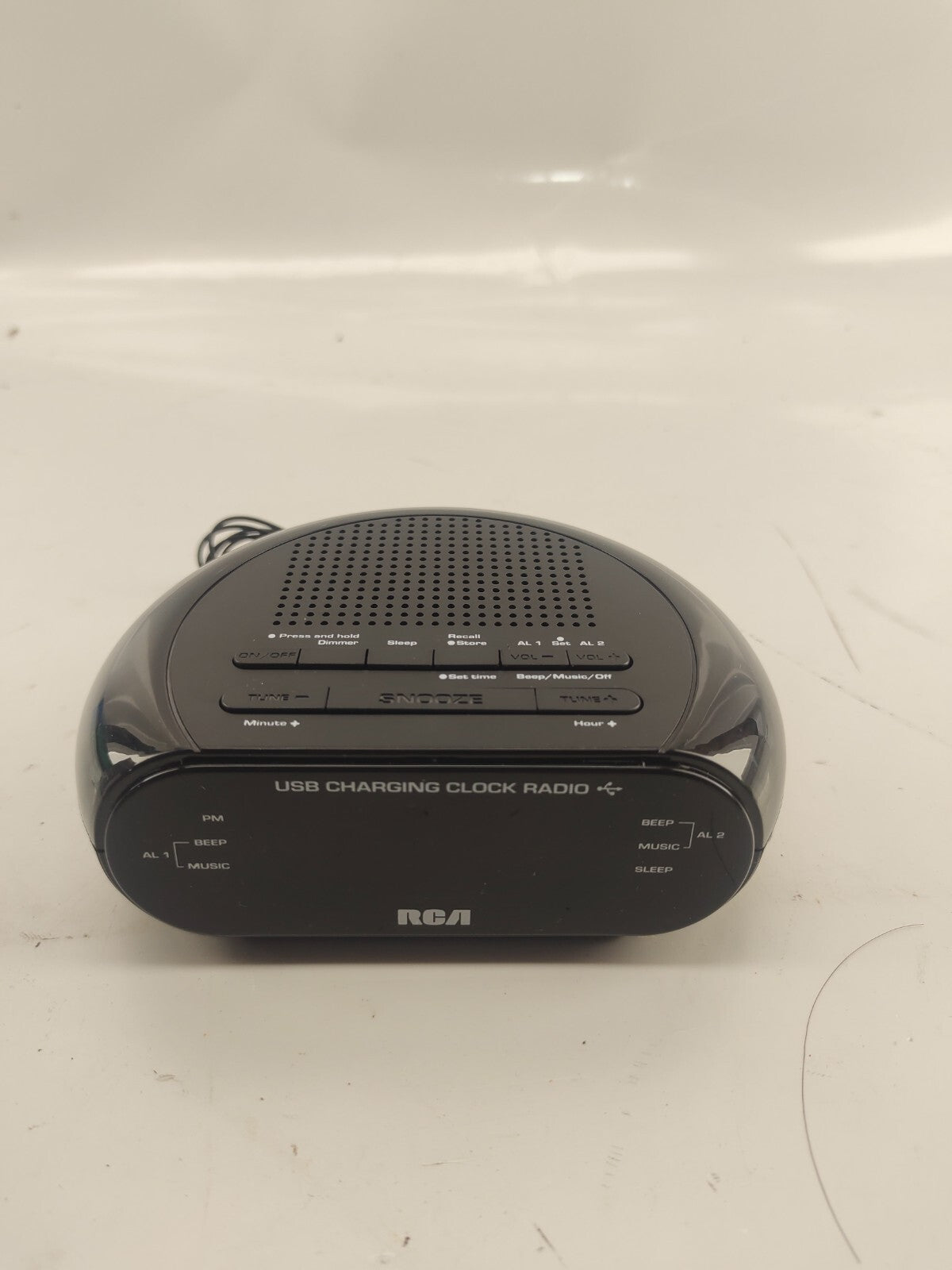 RCA - RC205 - AM/FM Alarm Clock W/Red Led and Dual Wake - Black