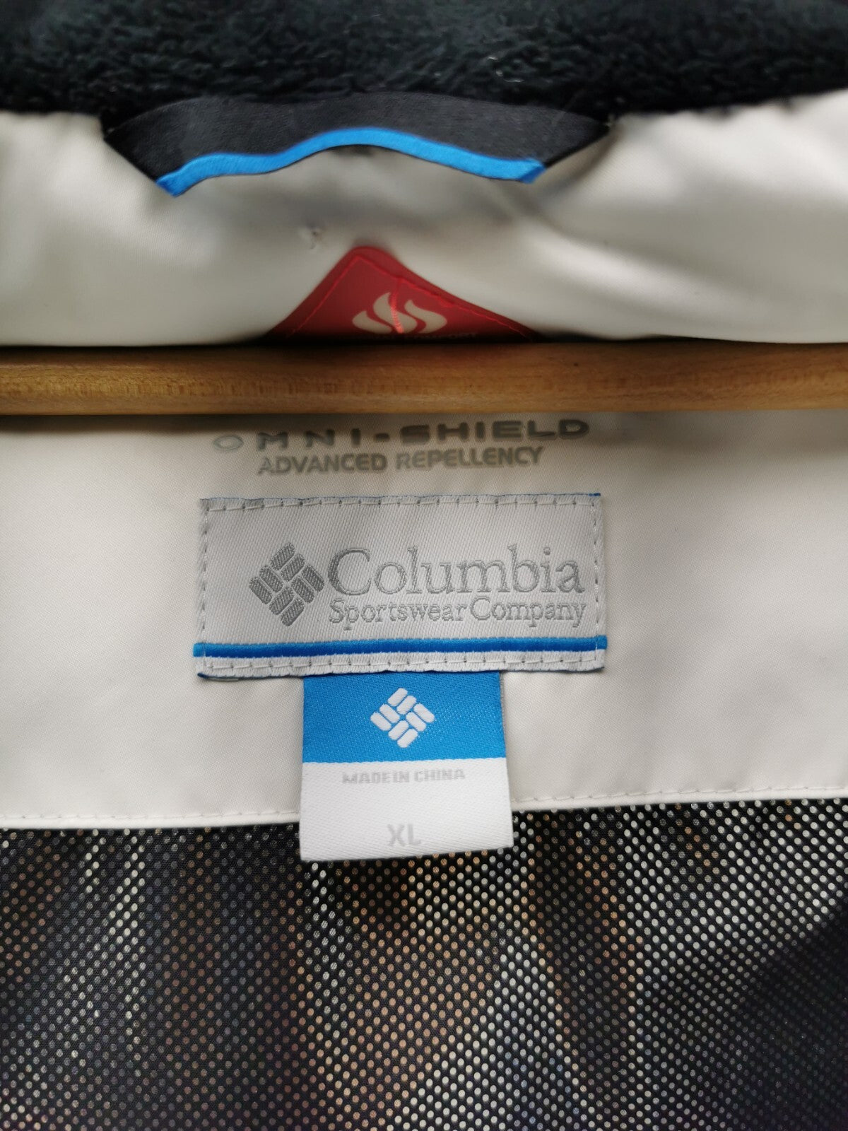 Columbia white Omni Shield Jacket