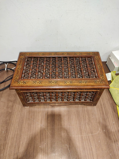 ANTIQUE BLACK FOREST SWISS WOOD CARVED JEWELRY BOX