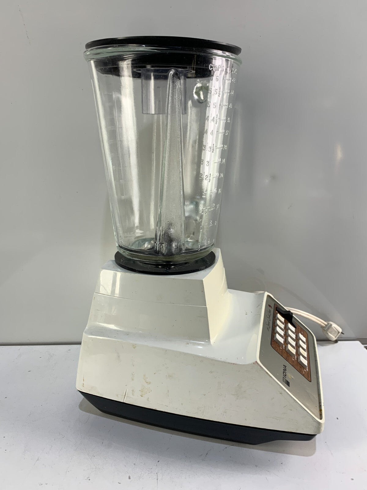 Vintage lona 12 Speed Solid State Blender